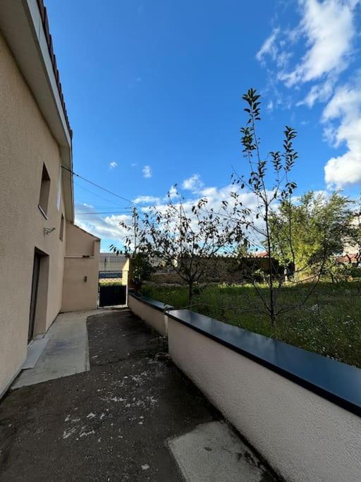 Charmante Maison Renovee Centre-Ville Balbigny Dış mekan fotoğraf